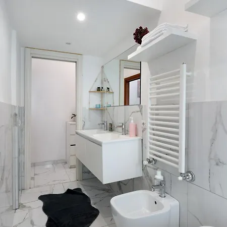 Whiteandblacknapoli Апартаменты Неаполь