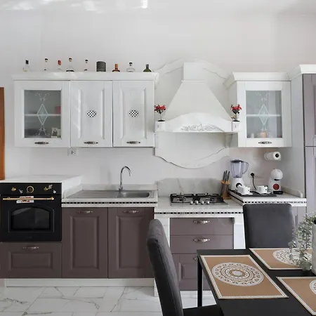 Апартаменты Whiteandblacknapoli